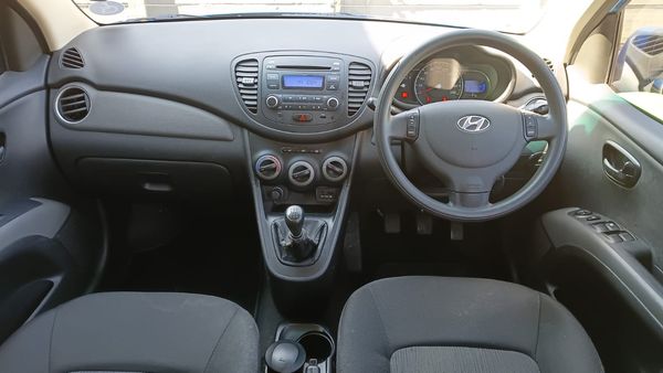 2013-Hyundai-i10-125-GLS-Fluid image:8