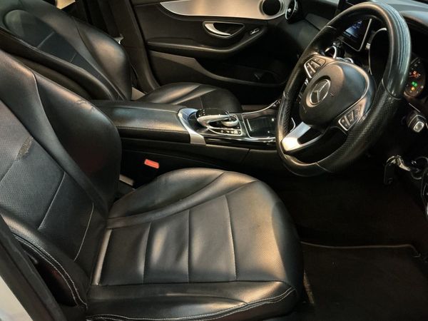 2015-Mercedes-Benz-C-Class-C-220-Bluetec-Auto image:11