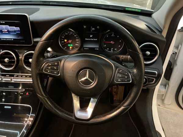2015-Mercedes-Benz-C-Class-C-220-Bluetec-Auto image:15