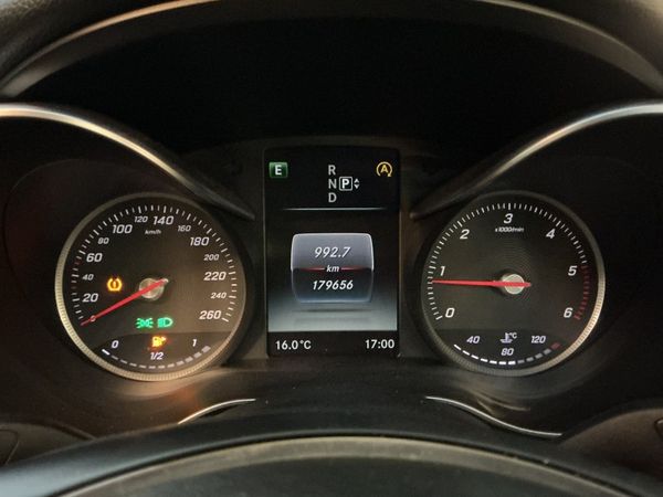 2015-Mercedes-Benz-C-Class-C-220-Bluetec-Auto image:16