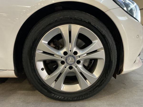 2015-Mercedes-Benz-C-Class-C-220-Bluetec-Auto image:23