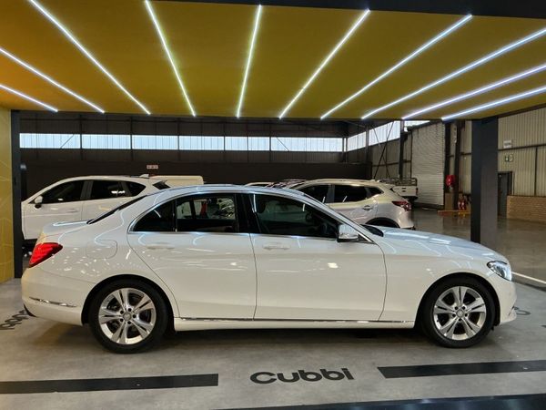 2015-Mercedes-Benz-C-Class-C-220-Bluetec-Auto image:8