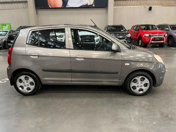 2011-Kia-Picanto-11-Striker image:7