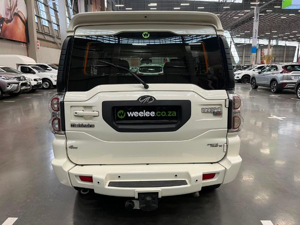 2017-Mahindra-Scorpio-22-mHawk-4x4-8-seat-S10 image:5