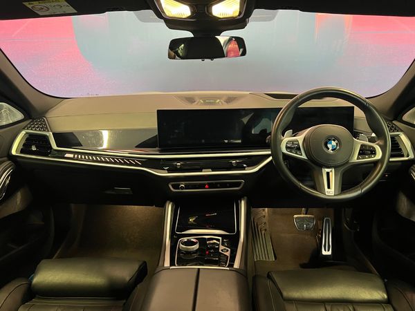 2025-BMW-X6-xDrive30d-M-Sport image:15