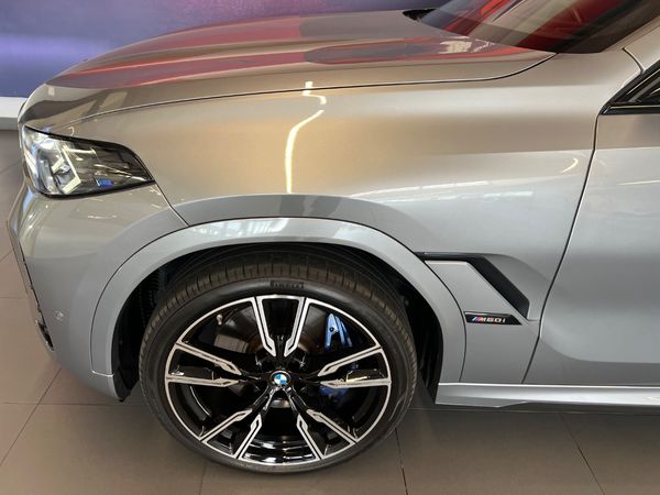 2025-BMW-X6-xDrive30d-M-Sport image:3