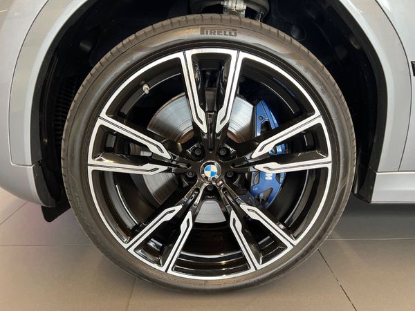 2025-BMW-X6-xDrive30d-M-Sport image:4