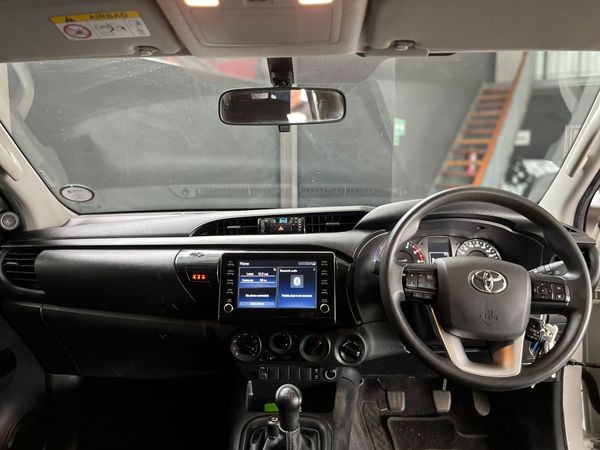 2022-Toyota-Hilux-24-GD-6-Raider-4x4-Double-Cab image:10