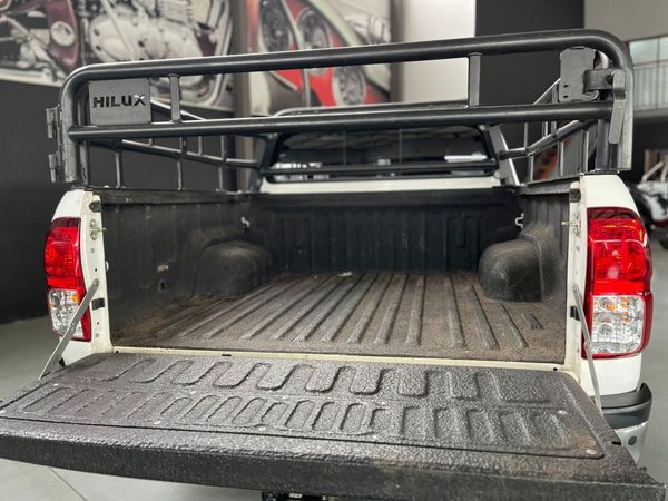 2022-Toyota-Hilux-24-GD-6-Raider-4x4-Double-Cab image:6