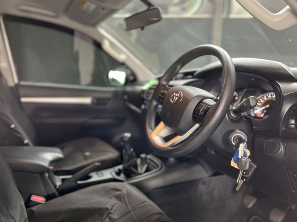2022-Toyota-Hilux-24-GD-6-Raider-4x4-Double-Cab image:7