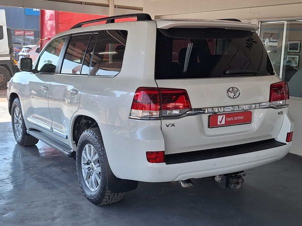 2015-Toyota-Land-Cruiser-200-45-D-V8-VX-Auto image:4