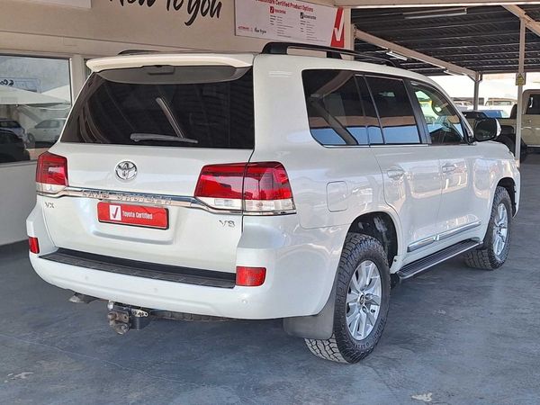 2015-Toyota-Land-Cruiser-200-45-D-V8-VX-Auto image:6