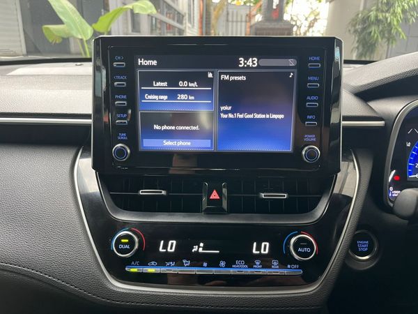 2023-Toyota-Corolla-Cross-18-XR image:9