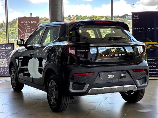 2026-Mahindra-XUV-3XO-12T-MX3-Auto image:17