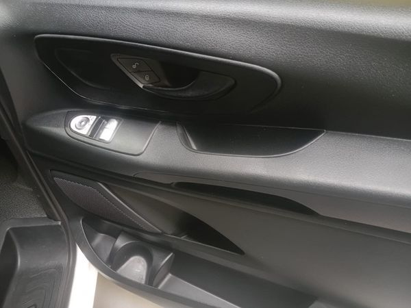 2023-Mercedes-Benz-Vito-116-20-CDI-Tourer-Pro-Auto image:11
