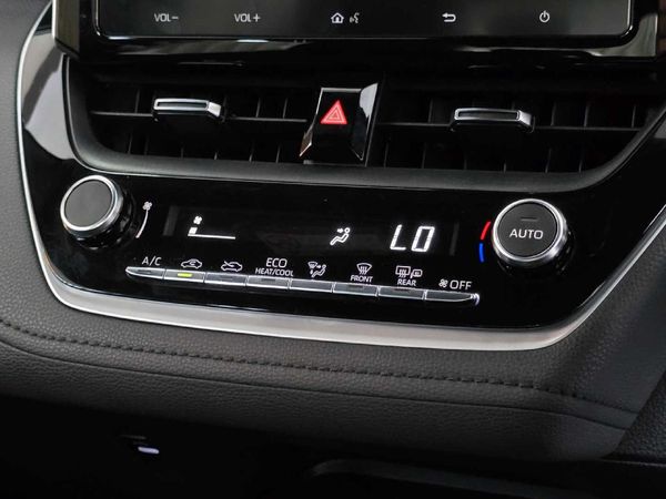 2024-Toyota-Corolla-18-XS-Hybrid-Auto image:10