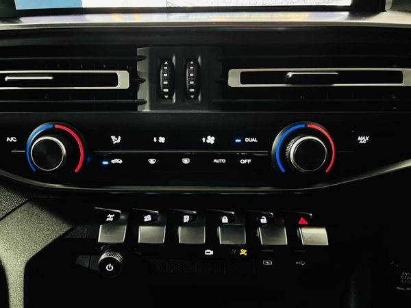 2025-Peugeot-Landtrek-19D-4Action-4x4-Double-Cab-Auto image:14