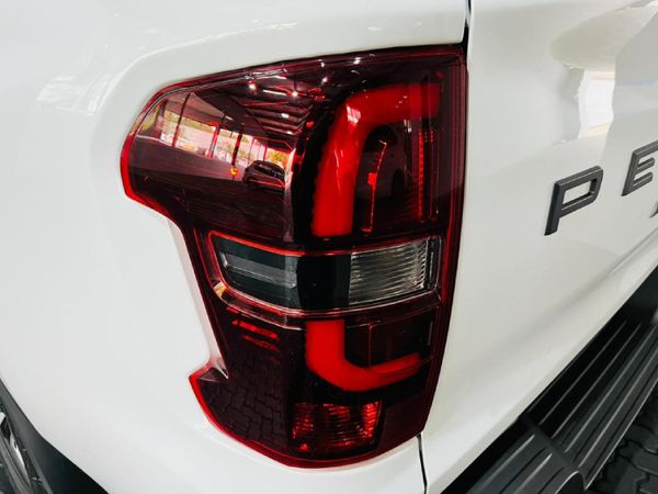 2025-Peugeot-Landtrek-19D-4Action-4x4-Double-Cab-Auto image:6