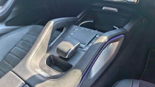 2026-Mercedes-Benz-GLE-300d-4Matic image:12