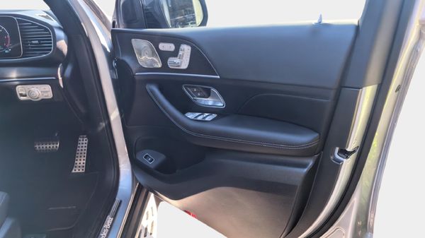 2026-Mercedes-Benz-GLE-300d-4Matic image:20