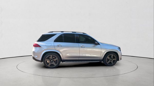 2026-Mercedes-Benz-GLE-300d-4Matic image:2