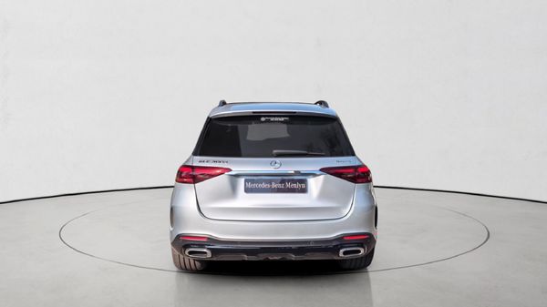 2026-Mercedes-Benz-GLE-300d-4Matic image:3