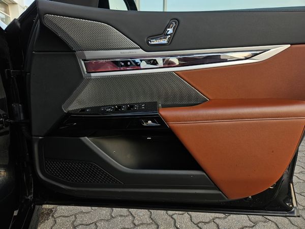 2024-BMW-7-Series-740i-M-Sport image:9