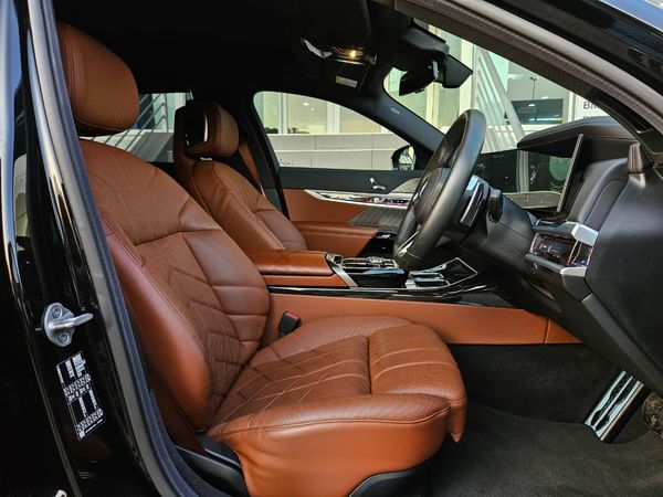 2024-BMW-7-Series-740i-M-Sport image:12