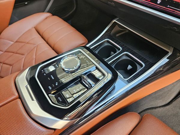 2024-BMW-7-Series-740i-M-Sport image:14