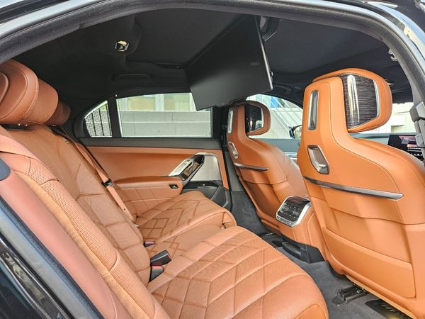 2024-BMW-7-Series-740i-M-Sport image:17