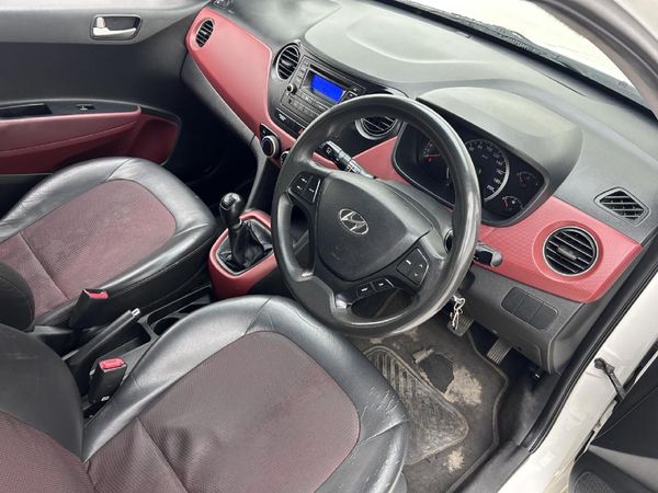 2016-Hyundai-Grand-i10-125-Motion image:14
