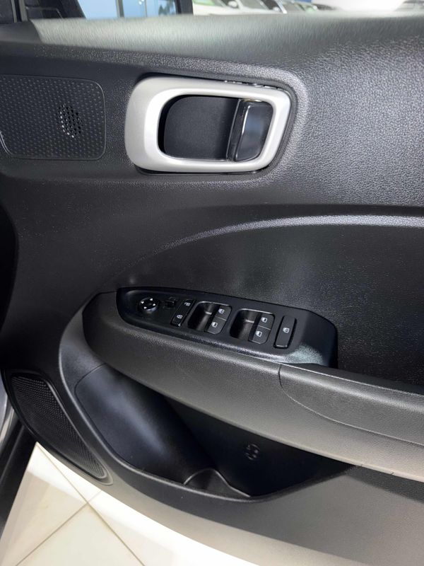 2021-Hyundai-Venue-12-Motion image:10