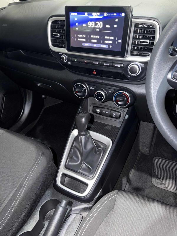 2021-Hyundai-Venue-12-Motion image:13