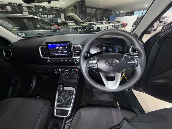 2021-Hyundai-Venue-12-Motion image:18