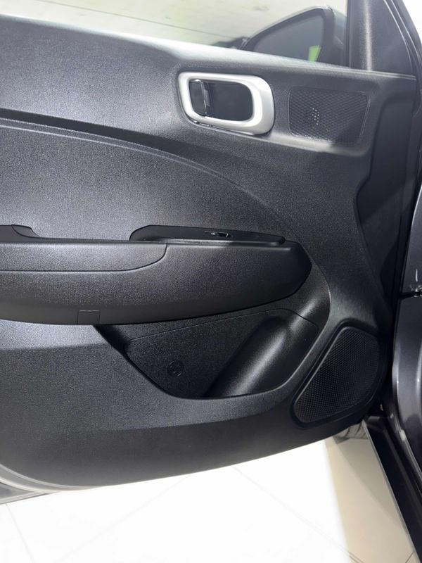 2021-Hyundai-Venue-12-Motion image:23