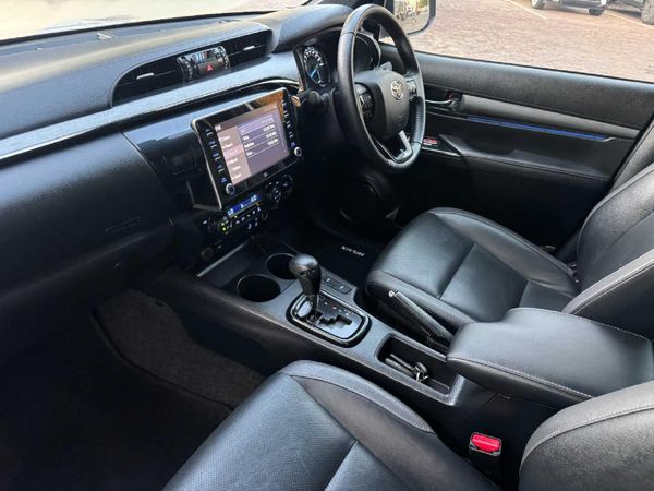 2025-Toyota-Hilux-28-GD-6-Raised-Body-Legend-4x4-Auto-Double-Cab image:7
