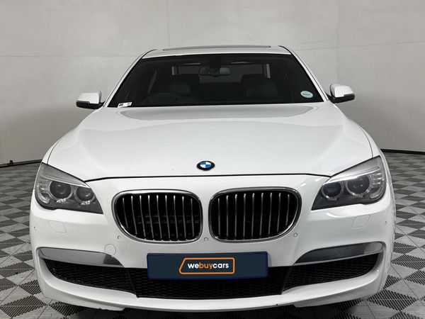 2013-BMW-7-Series-750i-M-Sport image:11