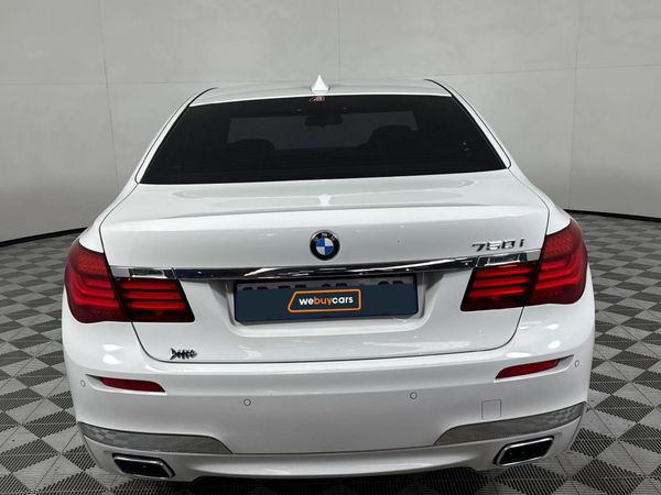 2013-BMW-7-Series-750i-M-Sport image:14