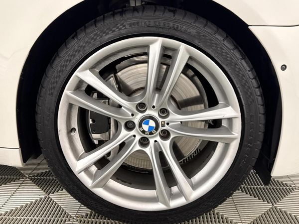 2013-BMW-7-Series-750i-M-Sport image:5