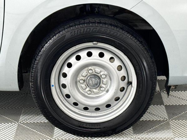 2024-Suzuki-Ertiga-15-GA image:4