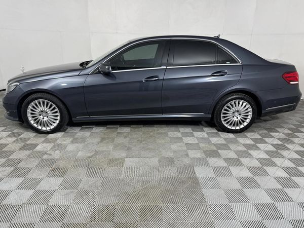 2015-Mercedes-Benz-E-Class-E-300-Bluetec-Hybrid image:17