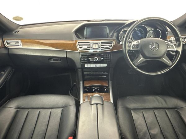 2015-Mercedes-Benz-E-Class-E-300-Bluetec-Hybrid image:1