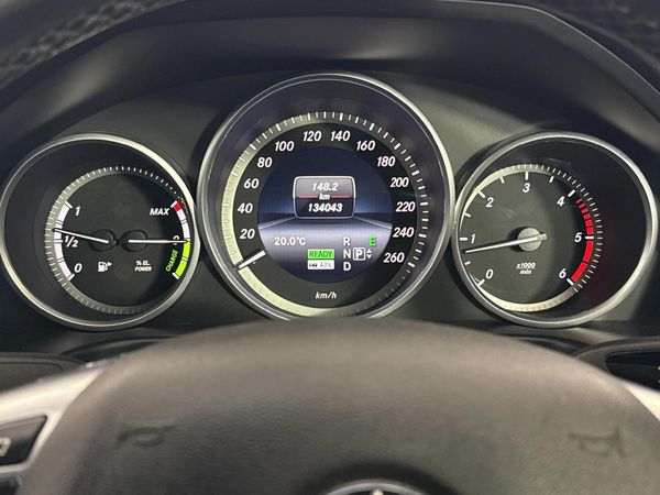 2015-Mercedes-Benz-E-Class-E-300-Bluetec-Hybrid image:2