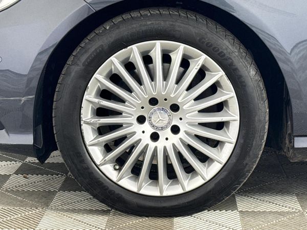2015-Mercedes-Benz-E-Class-E-300-Bluetec-Hybrid image:4