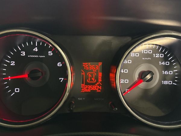 2018-Mahindra-TUV-300-15-TD-7-seat image:2