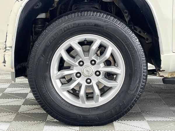 2018-Mahindra-TUV-300-15-TD-7-seat image:4