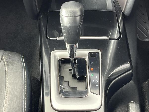 2022-Toyota-Fortuner-28-GD-6-Raised-Body-Auto image:10