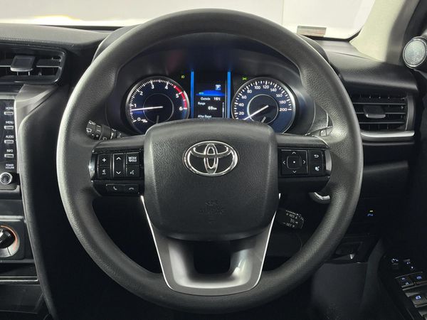 2022-Toyota-Fortuner-28-GD-6-Raised-Body-Auto image:11