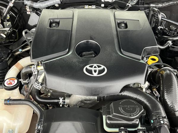2022-Toyota-Fortuner-28-GD-6-Raised-Body-Auto image:12