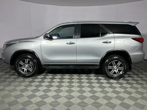 2022-Toyota-Fortuner-28-GD-6-Raised-Body-Auto image:18